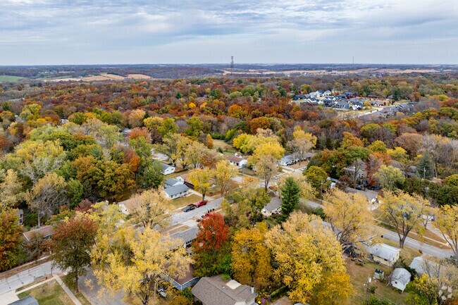 Shimek’s quiet streets and tree-lined avenues make it a truly picturesque neighborhood.