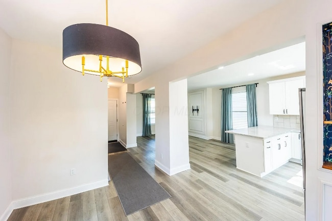 582 Gilbert St, Columbus, OH 43205 - photo 4