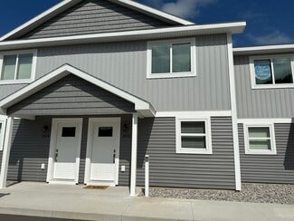 3792 Woodgate Dr, Traverse City, MI 49686