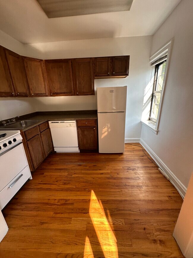 556 W Wellington Ave unit 314, Chicago, IL 60657 - photo 3