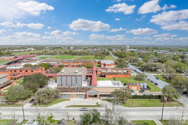 El Campo High offers CTE programs for students in grades 9-12.