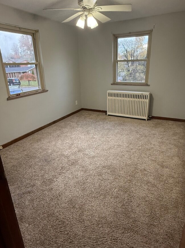 2 Hodgkiss Dr, Mc Kees Rocks, PA 15136 - photo 7