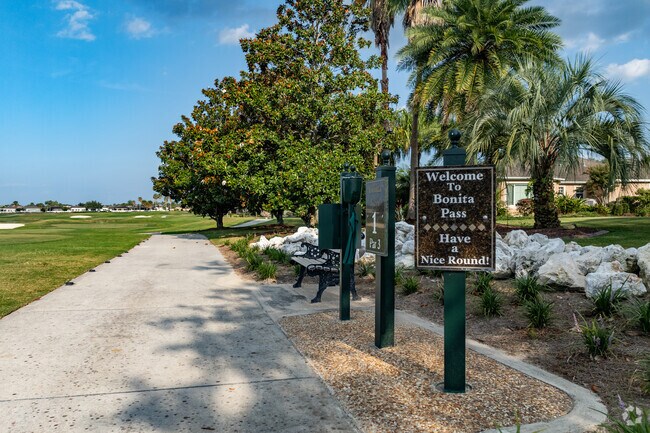 Bonita Pass is a 9-hole executive golf course located near the Village of Buttonwood.