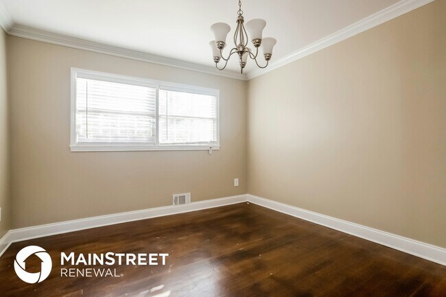 2134 Elinwood Dr, Atlanta, GA 30344 - photo 4
