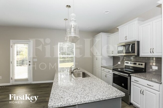 9014 Colwick Hill Rd, Charlotte, NC 28215 - photo 4