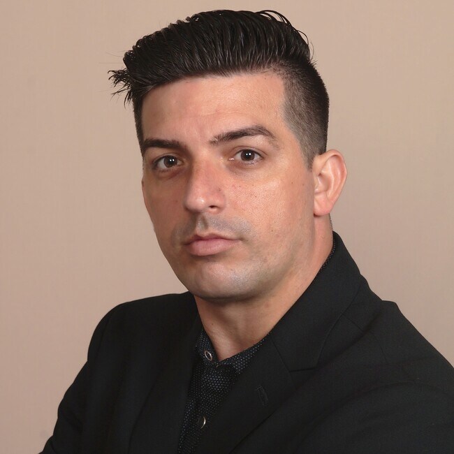 Agent Photo