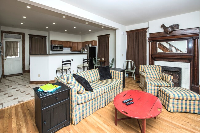 57 E Lane Ave, Columbus, OH 43201 - photo 4