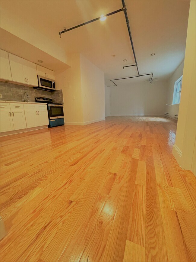 250 3rd Ave Unit 2, New York, NY 10010