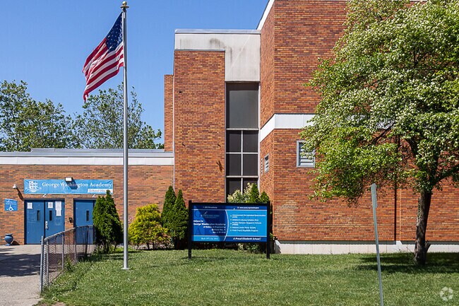 The overall Niche grade for the George Washington School is a C.
