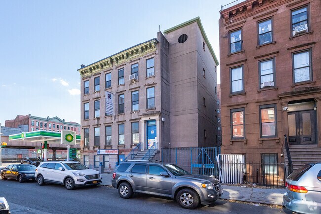 Storefront Academy Harlem is in a mixed use area.