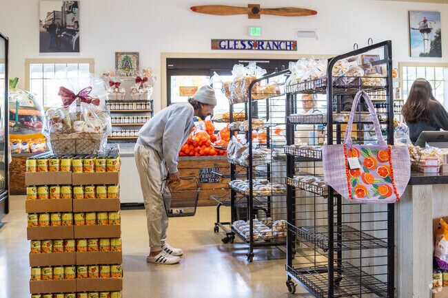 Farm Fresh Ranch stores of Riverside bring the best produce to you.