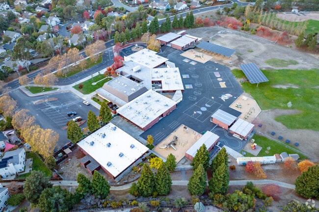 Your kids will enjoy learning in the inspiring atmosphere of Joe Henderson Elementary School.