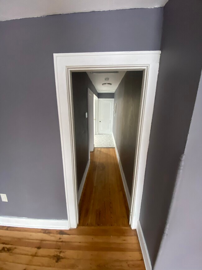 916 W Lovell St unit 5, Kalamazoo, MI 49007 - photo 3