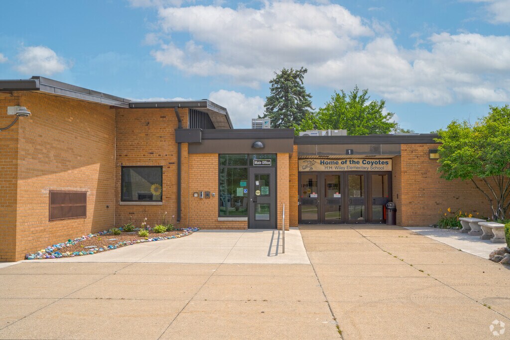 Front entrance to Wiley Elementary School in Shelby Township, MI.