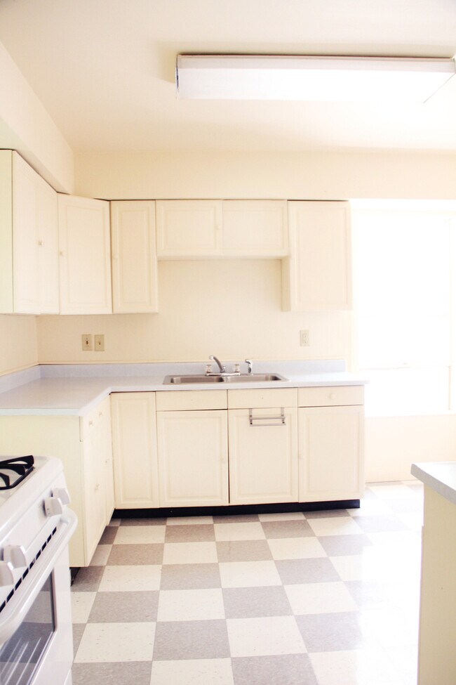 122 North St unit B, Burlington, VT 05401 - photo 5