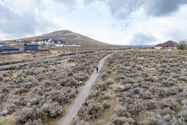Richland has lots of nearby hiking trails.