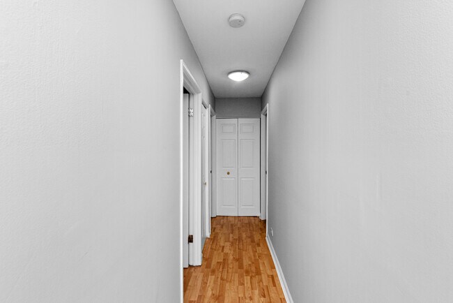 3825 N Pine Grove Ave unit 501, Chicago, IL 60613 - photo 4