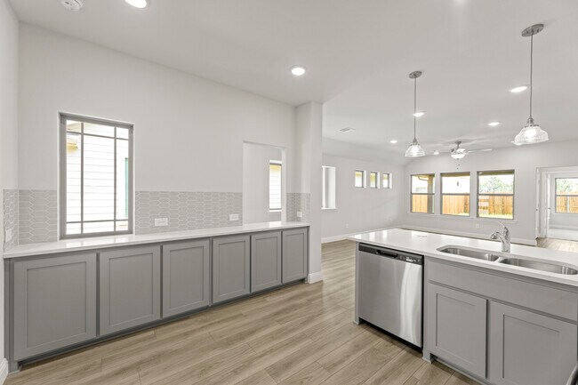 1621 Meadow Crest Dr, Aubrey, TX 76227 - photo 7