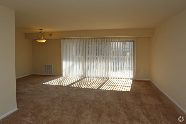 Gates of Cipriano, Greenbelt, MD 20770 - photo 6