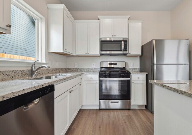 305 Fastboy Ln unit 37002055, Waller, TX 77484 - photo 3