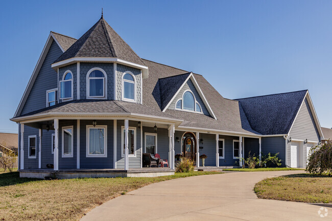 A handful of custom homes built after 2011 can be found near 20th Street in Rosedale.
