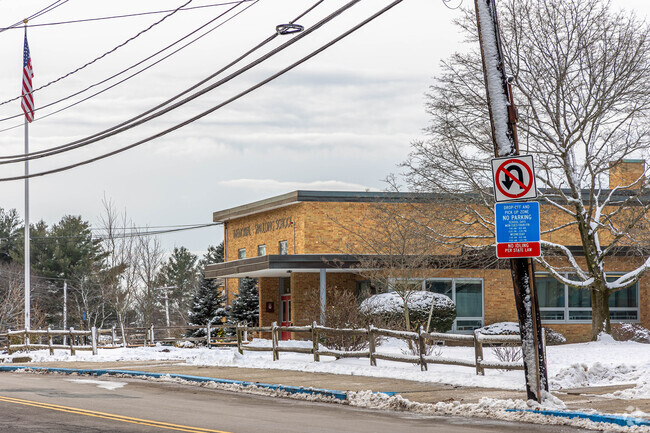 Memorial Spaulding Elementary School is located in Oak Hill.