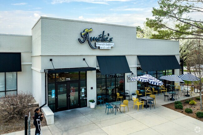Amelie’s French Bakery in the Carmel neighborhood serves fresh and authentic French baked goods.