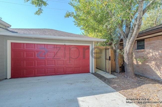 4031 Leeshire Dr, Houston, TX 77025 - photo 2