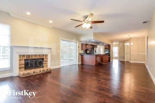 2612 Crestfield Dr, Valrico, FL 33596 - photo 3