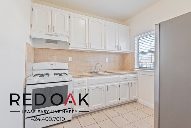 1056 Normandie Ave unit 108, Los Angeles, CA 90006 - photo 2