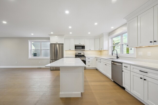 110 Stowe St, Fall River, MA 02720 - photo 3