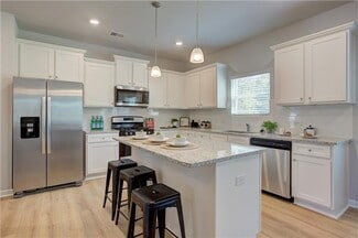 715 Clark Lake Estates Dr, Grayson, GA 30017