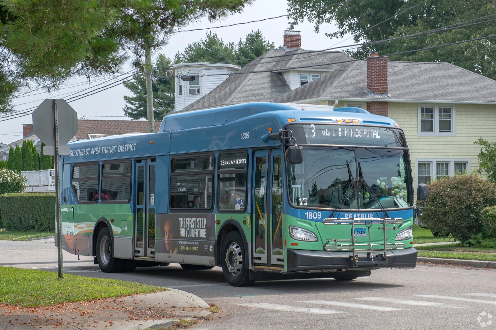 The SEAT bus runs throughout the South New London neighborhood with frequent stops.