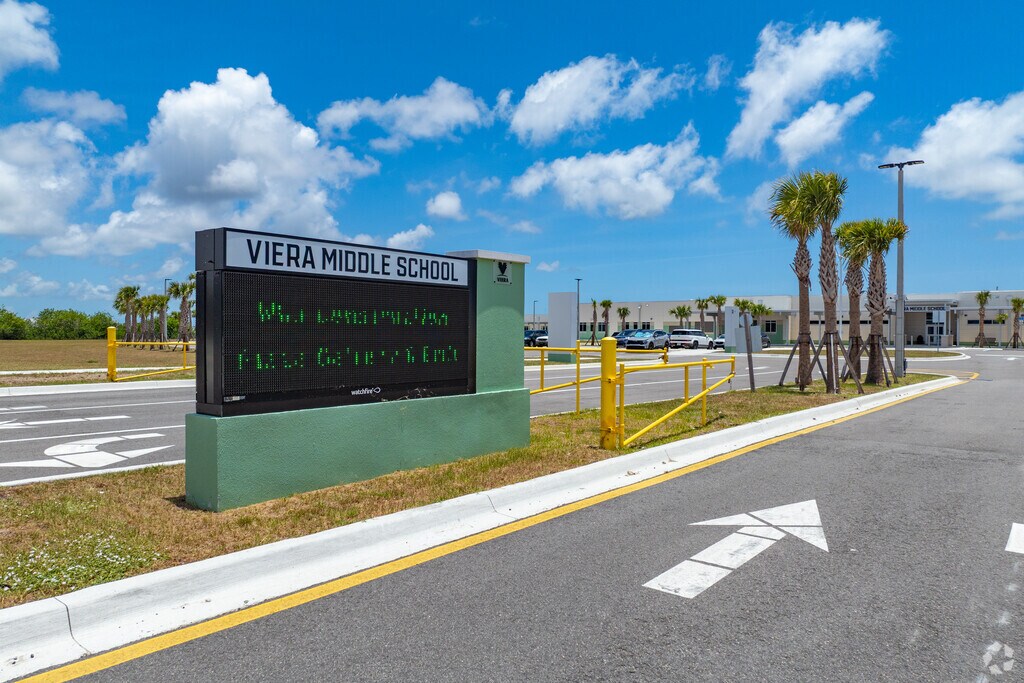 Viera Middle School offers strong academics, diverse clubs, and a supportive environment for every student.