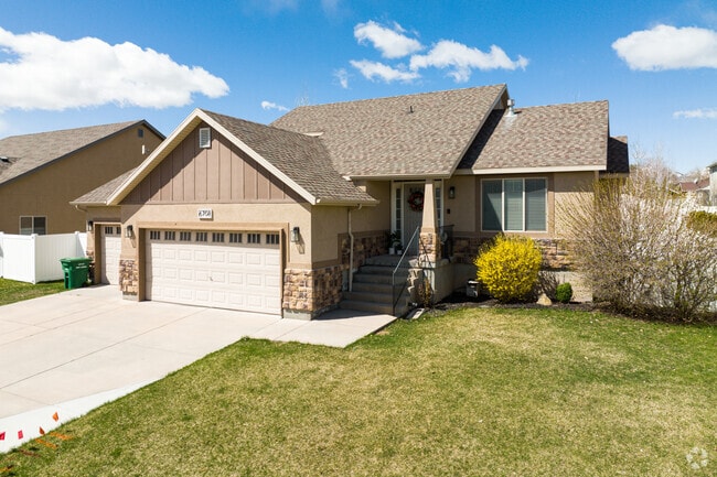 Many of the homes in Jordan Oaks are constructed with stucco siding, which gives them a distinctive look and feel.