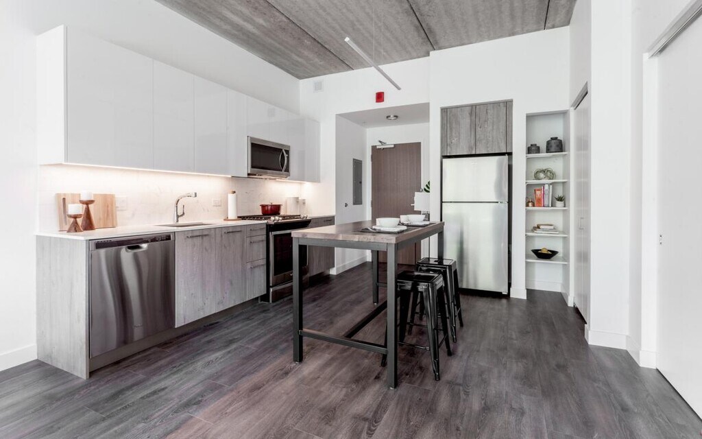 910 Davis St Unit 709, Evanston, IL 60201