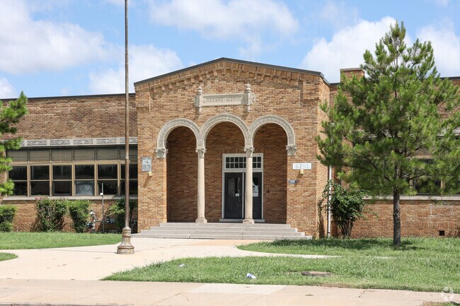 Tulsa MET Senior High School meets at the historic Bryant School building.
