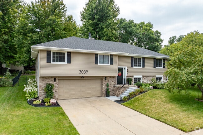 Split level homes are found throughout the Southern Hills neighborhood.