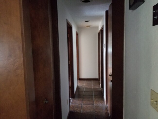 1841 NE D St, Grants Pass, OR 97526 - photo 6