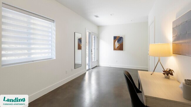 2206 Arroyo Ave unit 304.1411239, Dallas, TX 75219 - photo 2