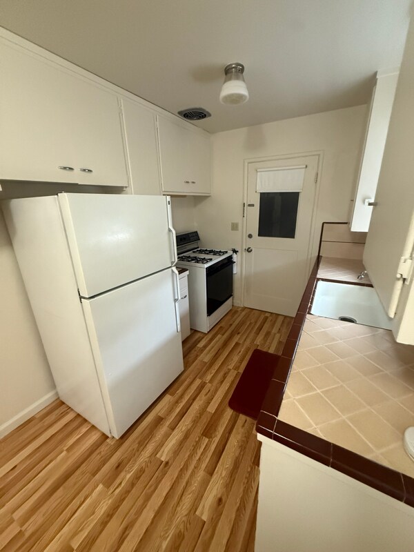 2013 56th St, Sacramento, CA 95817 - photo 4