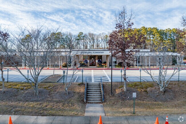 Woodland Elementary receives an overall grade of A- on Niche.