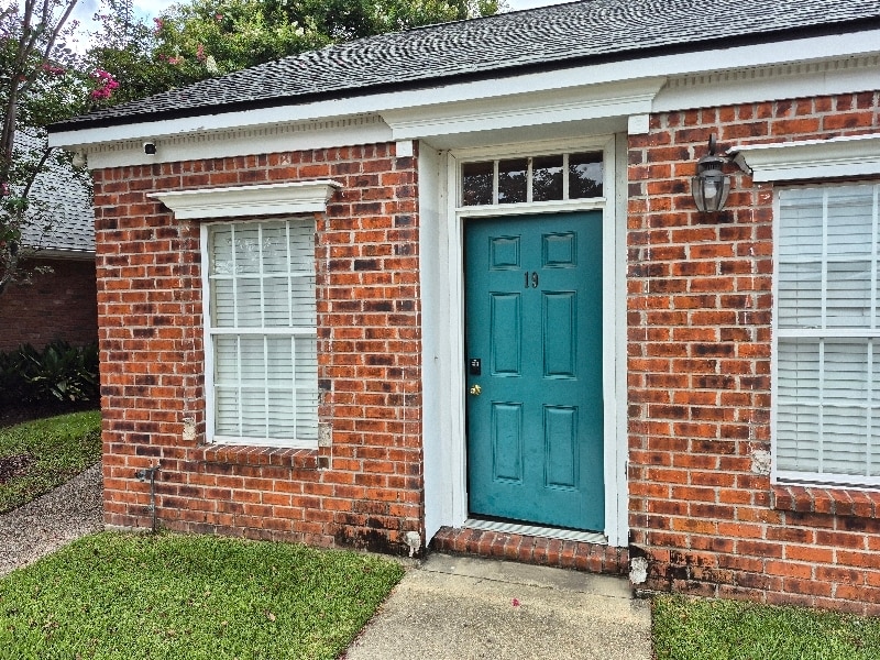 152 S Foster Dr, Baton Rouge, LA 70806 - photo 1