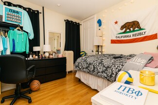 60 Egmont St Unit 4B, Brookline, MA 02446