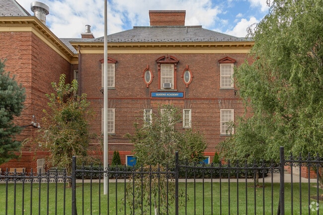 Queens Academy High School is ranked 976 within New York.