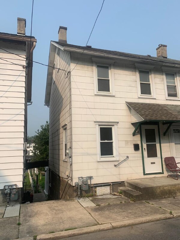 1348 Vienna St, Northampton, PA 18067 - photo 1