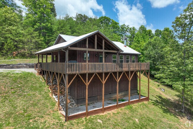 A popular house style in Brasstown is the chalets.