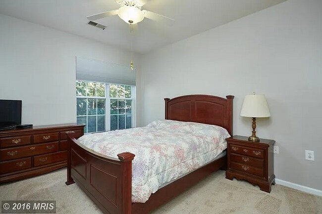 20417 Riverbend Square unit 2BD2BR Condo, Sterling, VA 20165 - photo 6