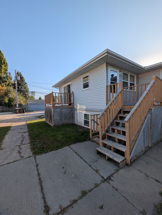 1103 Campbell Dr Unit 3, Grand Forks, ND 58201