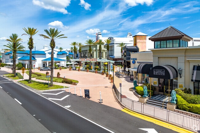 I-Drive has plenty of shopping and dining options for Hunters Creek residents to enjoy.